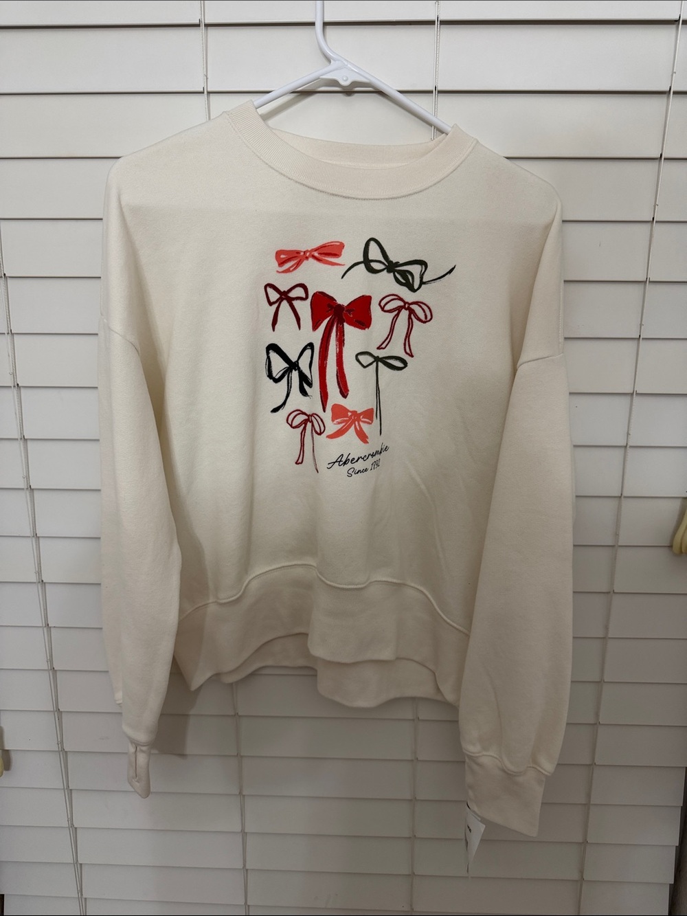 Abercrombie & Fitch KIDS Cream Sweatshirt with Red & Black Bows Size 15/16